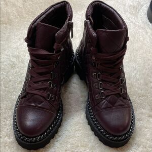 Vince Camuto Burgundy Quilted Leather Lace-Up Moto Boot Women’s Sz .5.5